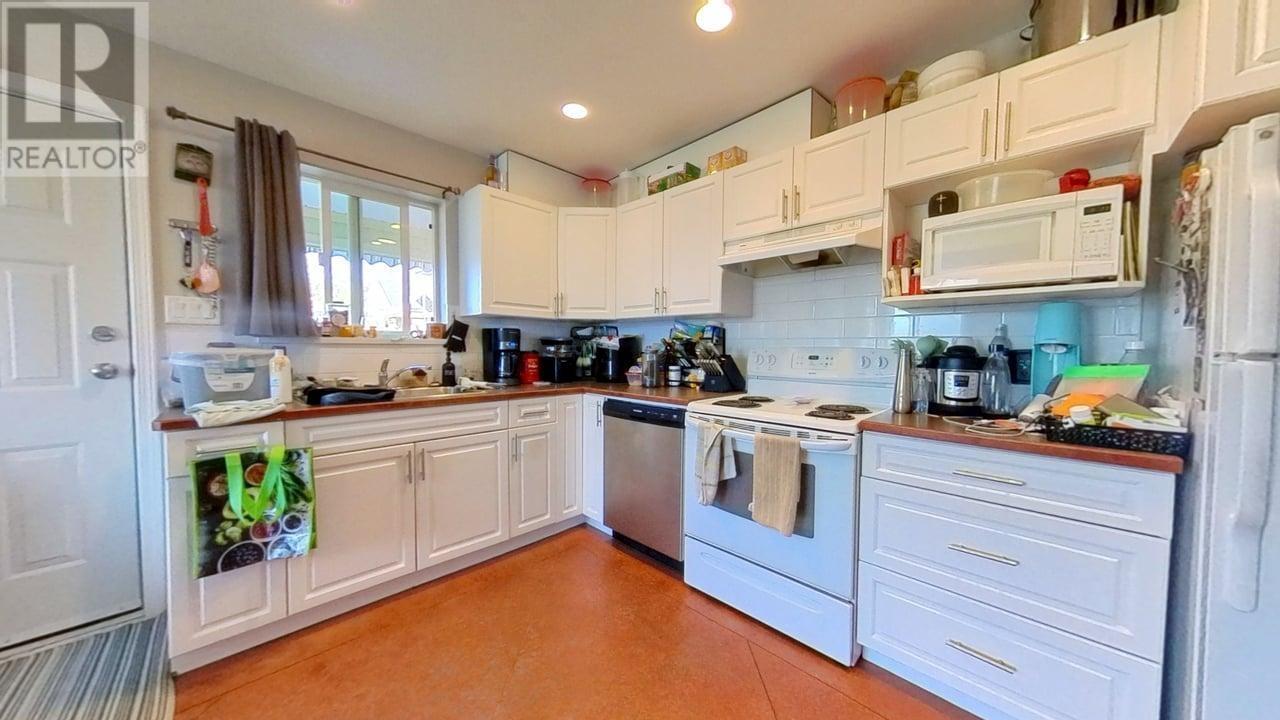 787 NORTH ROAD, Gibsons