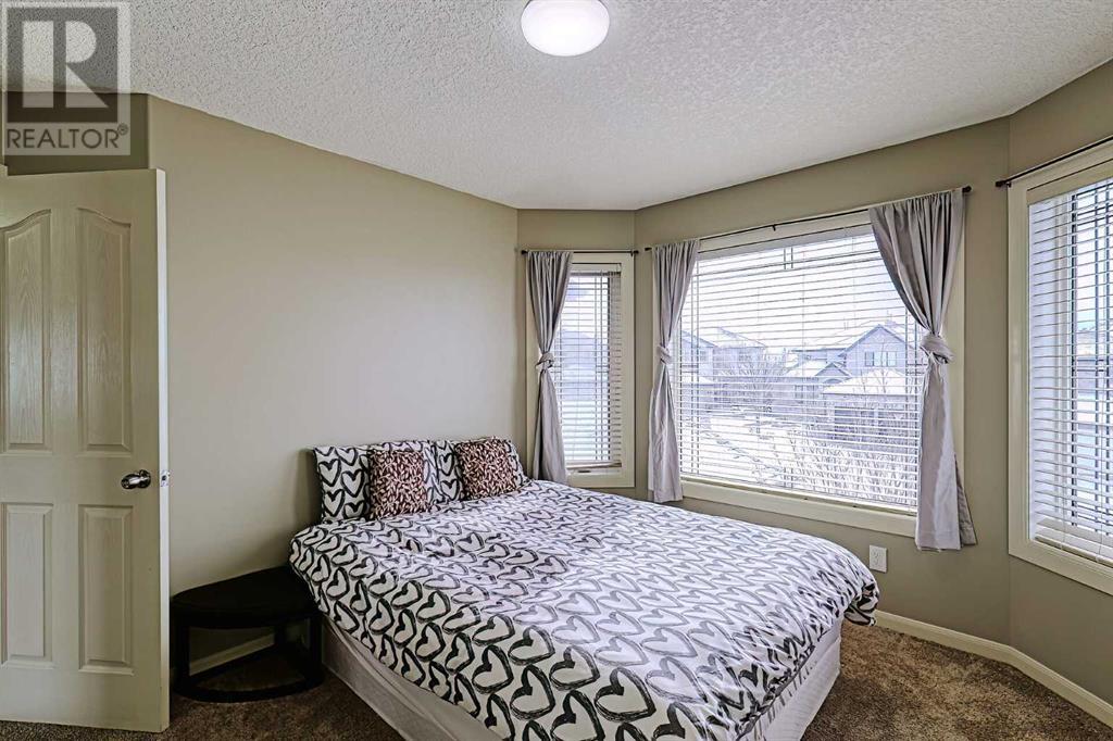 Single Family House for Sale in  Royal Ridge Rise NW Royal Oak Calgary 