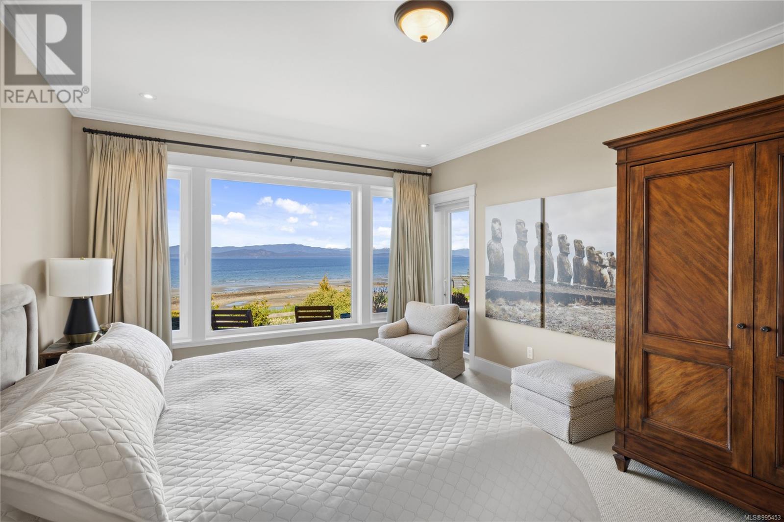 927 Bluffs Dr, Qualicum Beach