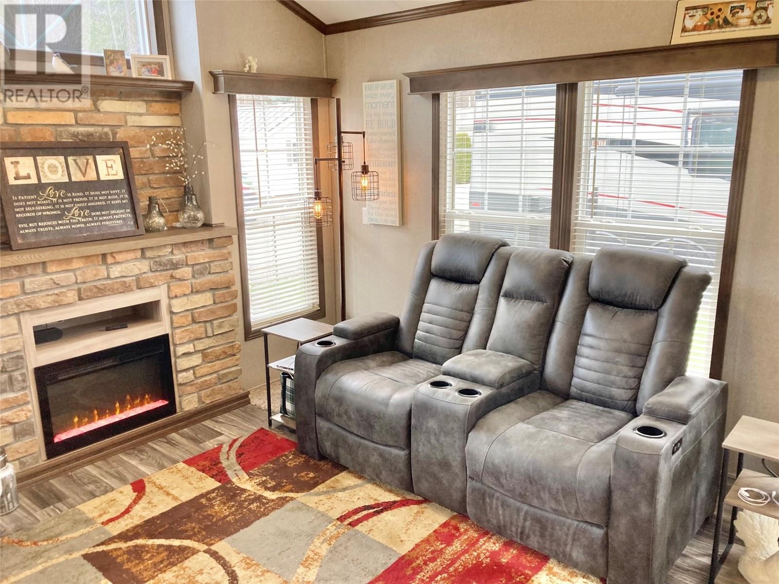 #50 321 COPPER AVENUE N - 15