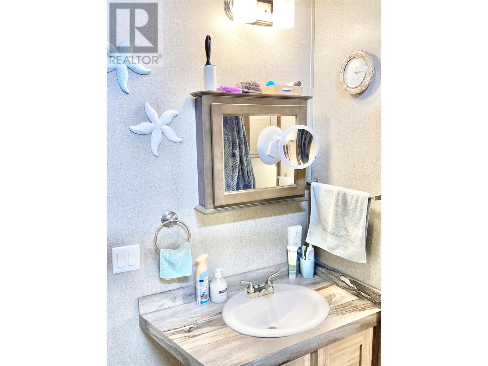 #50 321 COPPER AVENUE N - 19