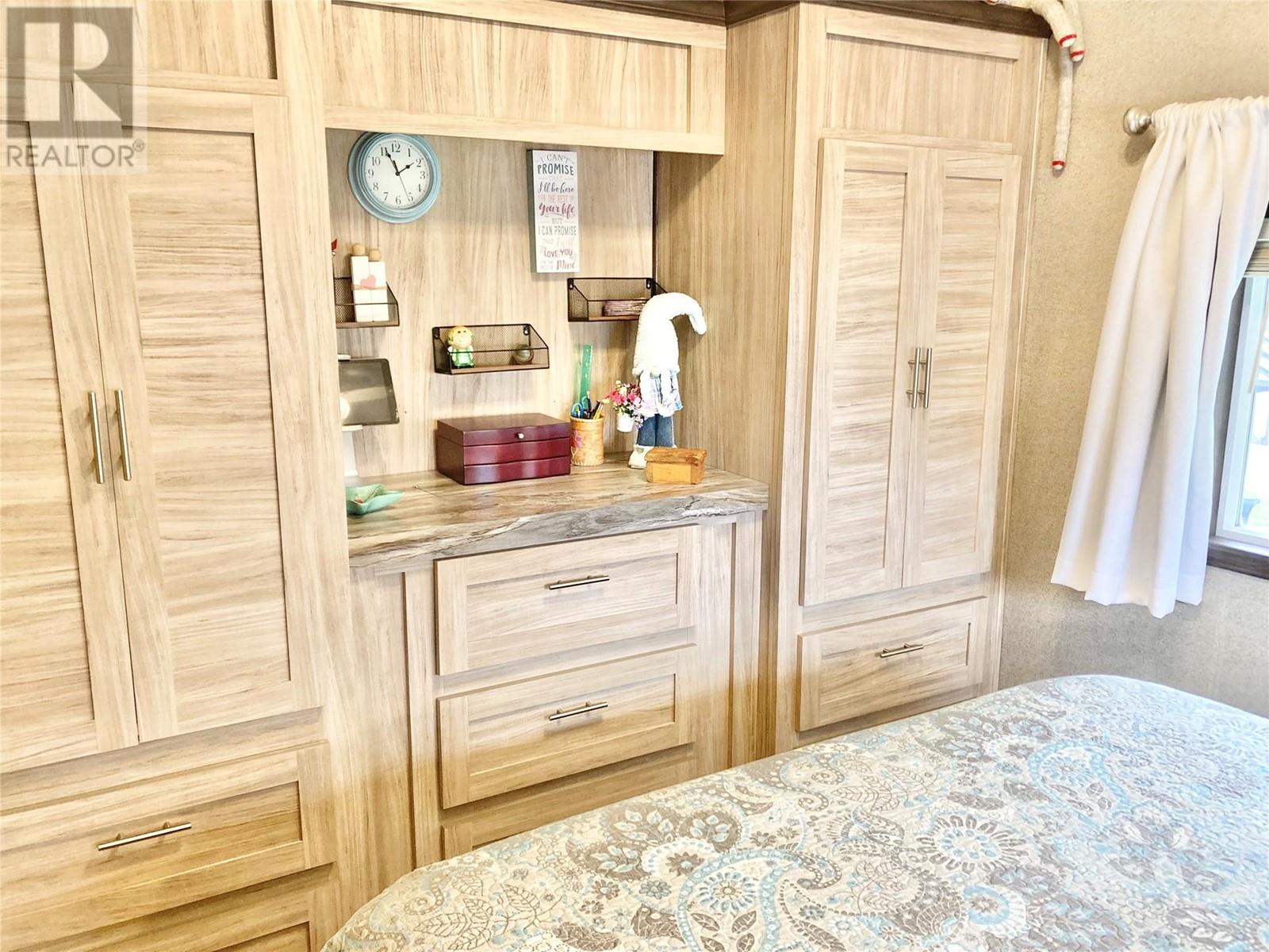 #50 321 COPPER AVENUE N - 22