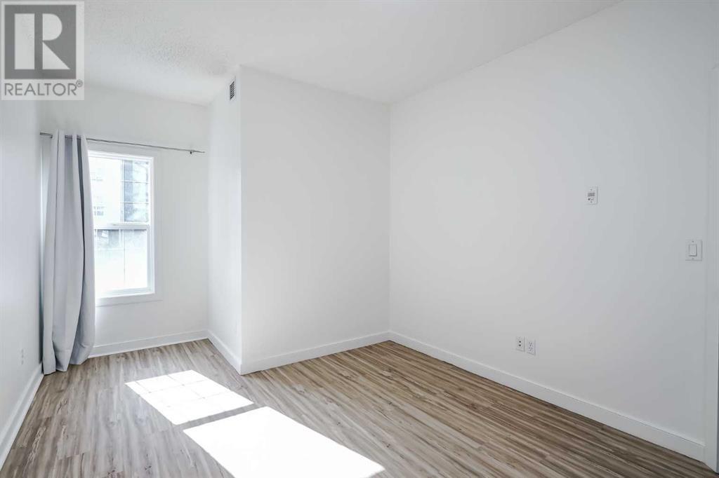 Single Family House for Sale in   Lake Fraser Drive SE Lake Bonavista Calgary 