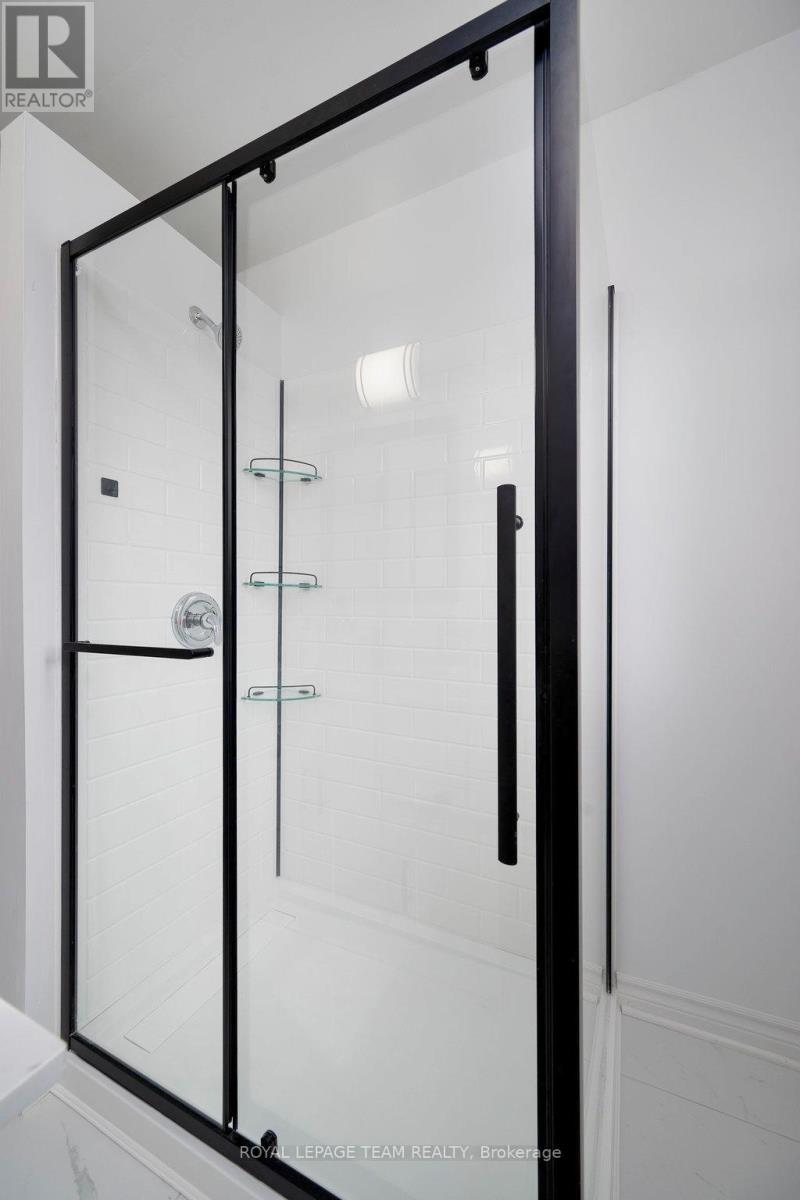 Photo 16 of 1028 Gladstone Avenue, Ottawa ON