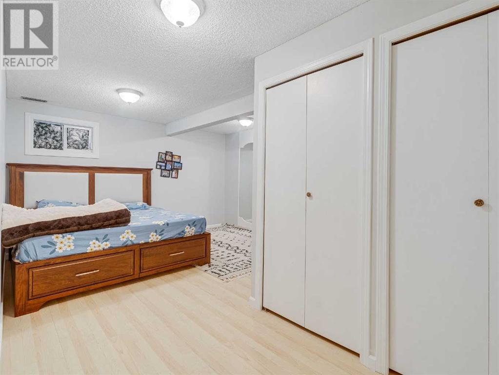 Single Family House for Sale in  Castlebury Road NE Castleridge Calgary 