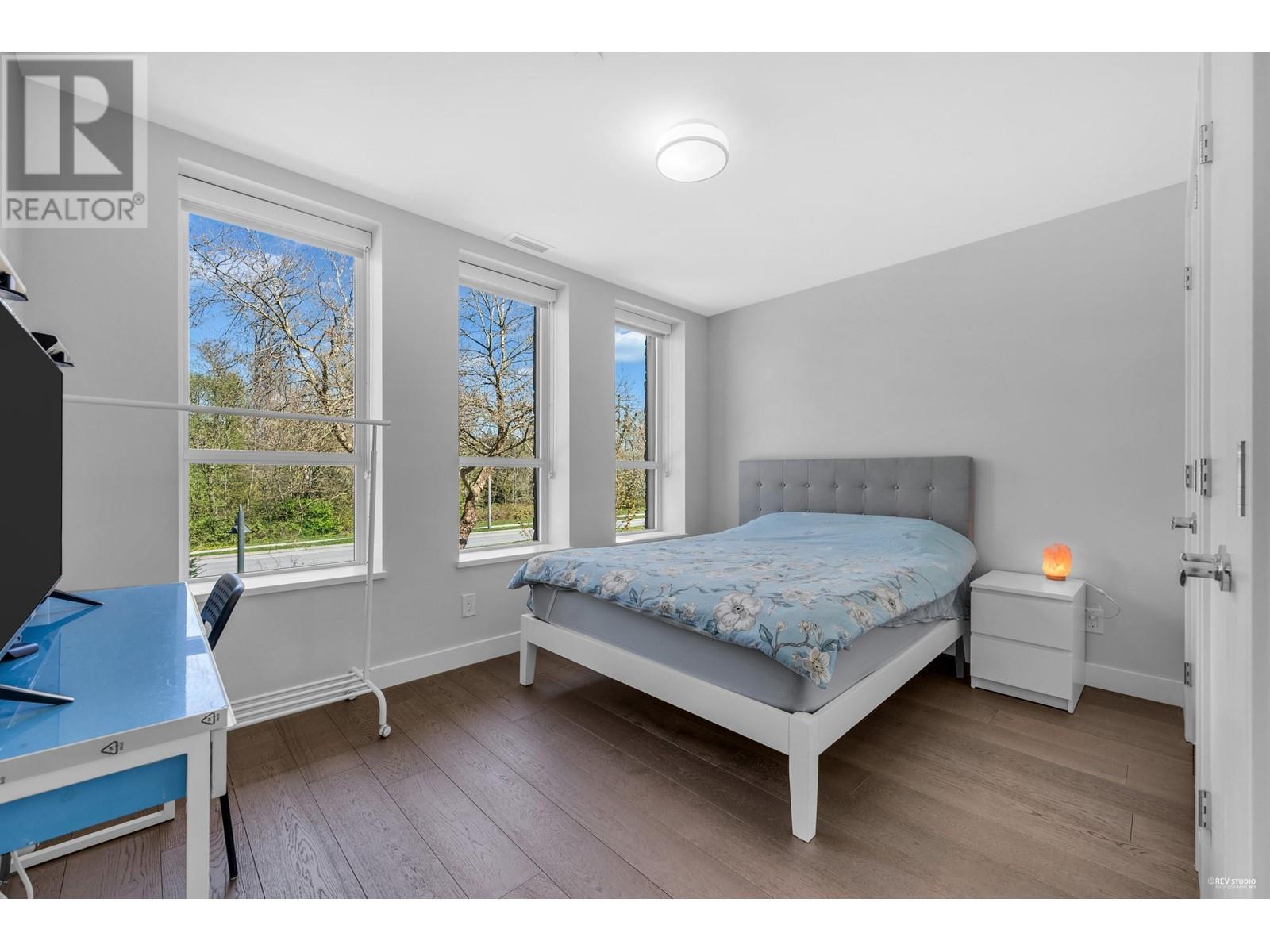 5336 UNIVERSITY BOULEVARD, Vancouver
