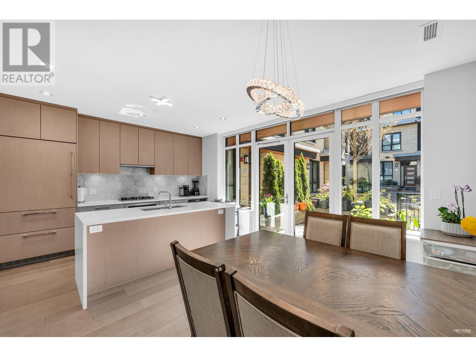 5336 UNIVERSITY BOULEVARD, Vancouver