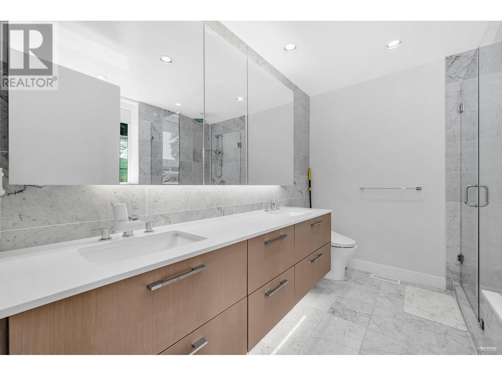 5336 UNIVERSITY BOULEVARD, Vancouver