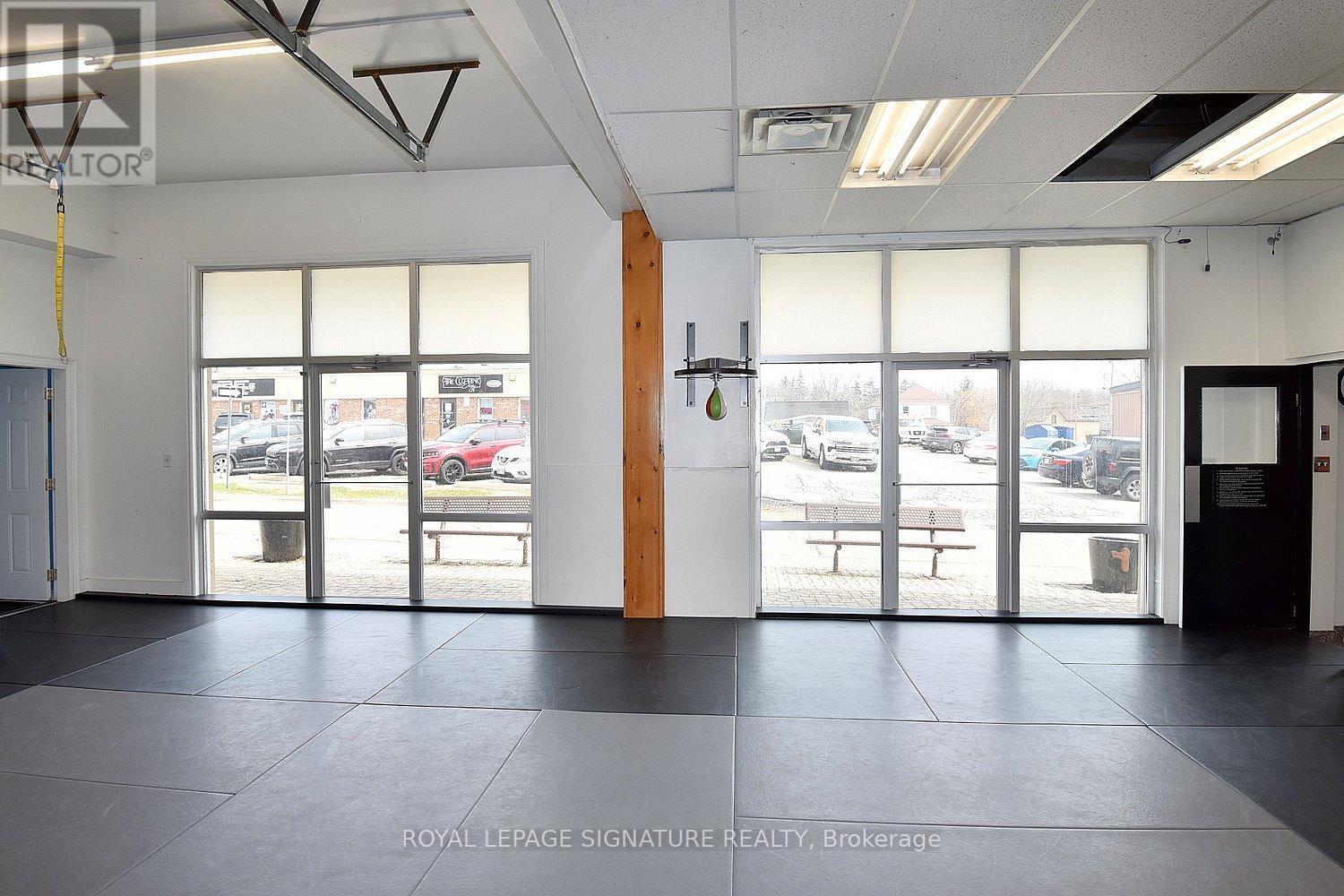 Photo 14 of 10 Franklin Street, Hamilton ON