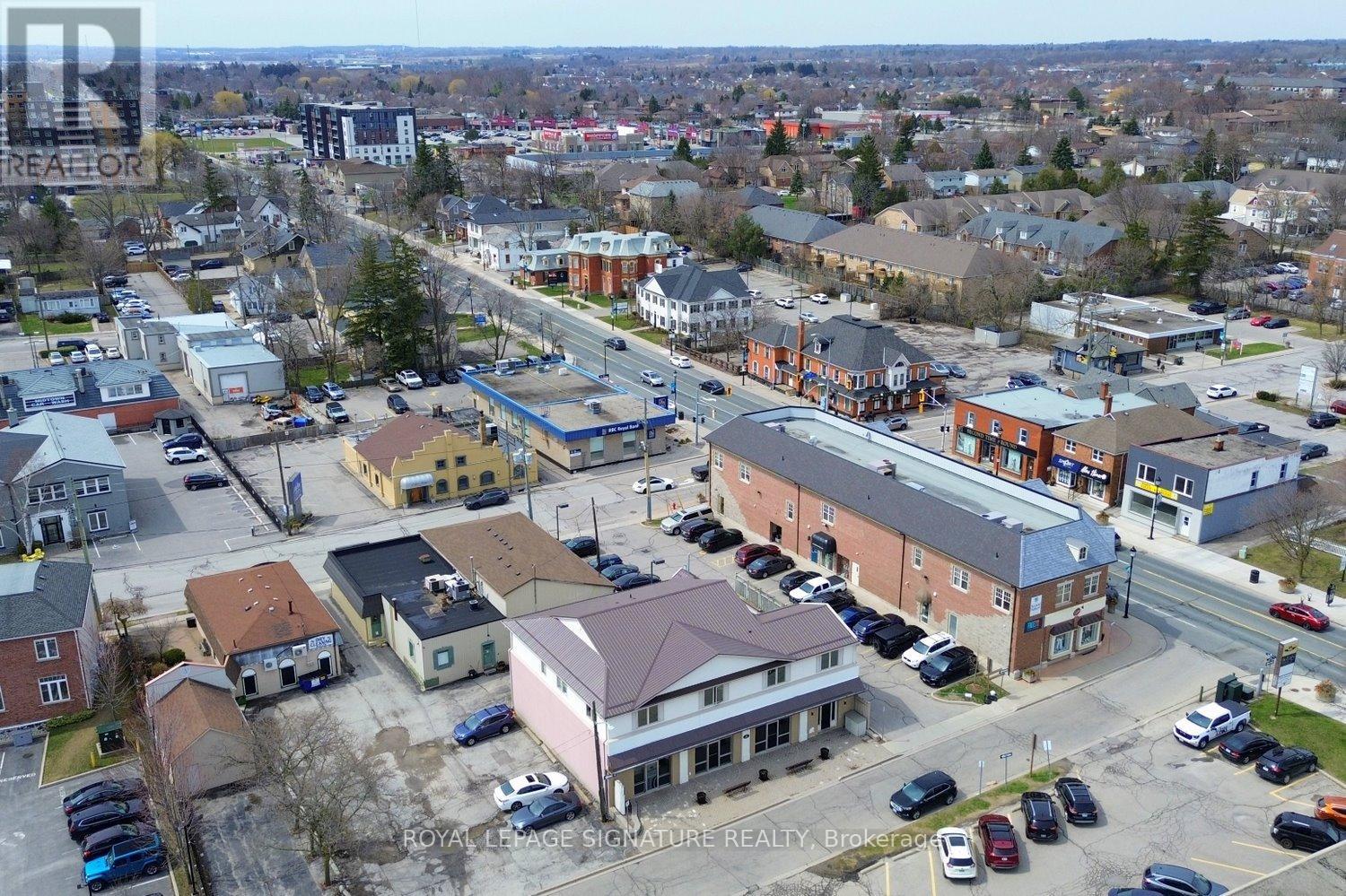 Photo 3 of 10 Franklin Street, Hamilton ON