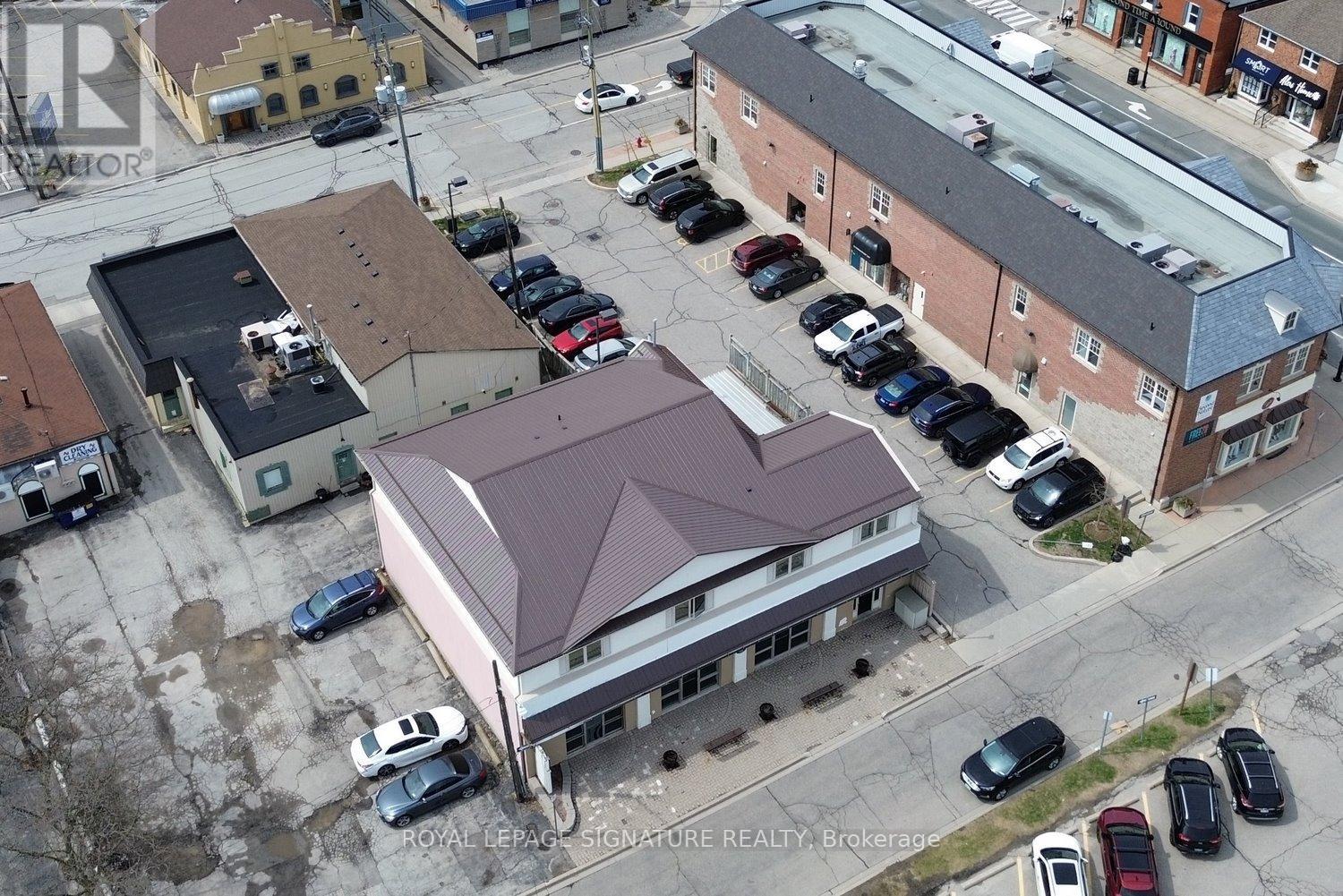 Photo 4 of 10 Franklin Street, Hamilton ON