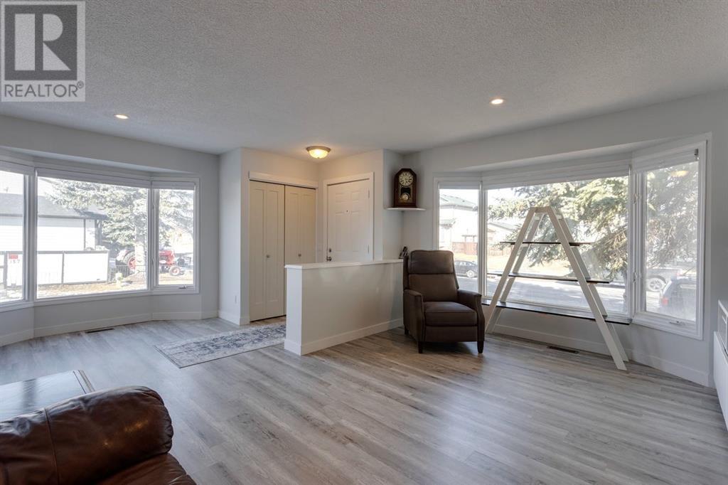 Single Family House 4 Level for Sale in  Taradale Drive NE Taradale Calgary 