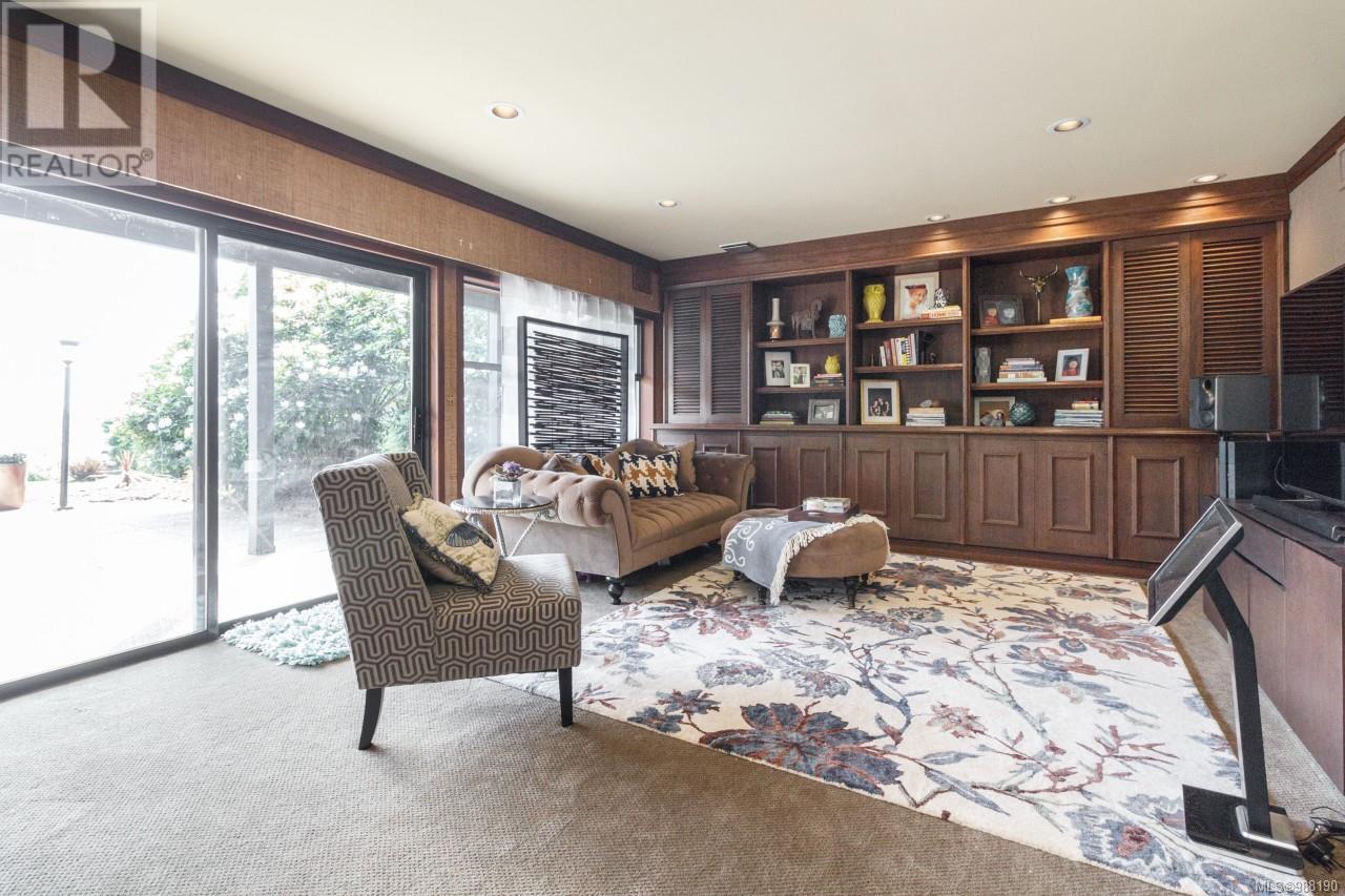  2220 Arbutus Road, Saanich