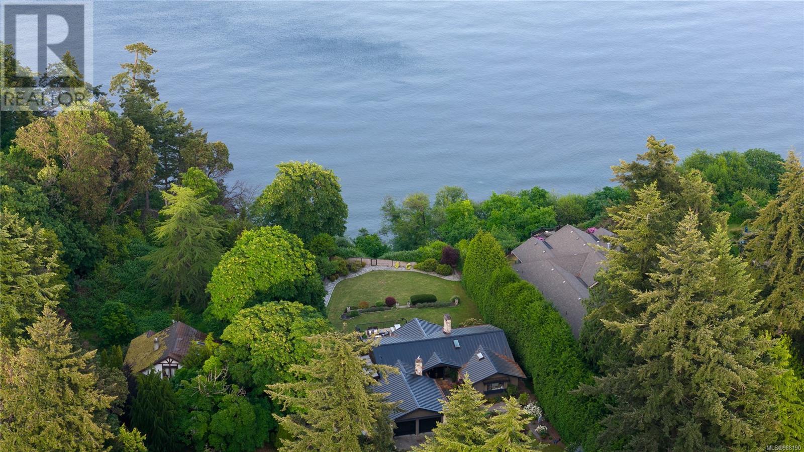  2220 Arbutus Road, Saanich