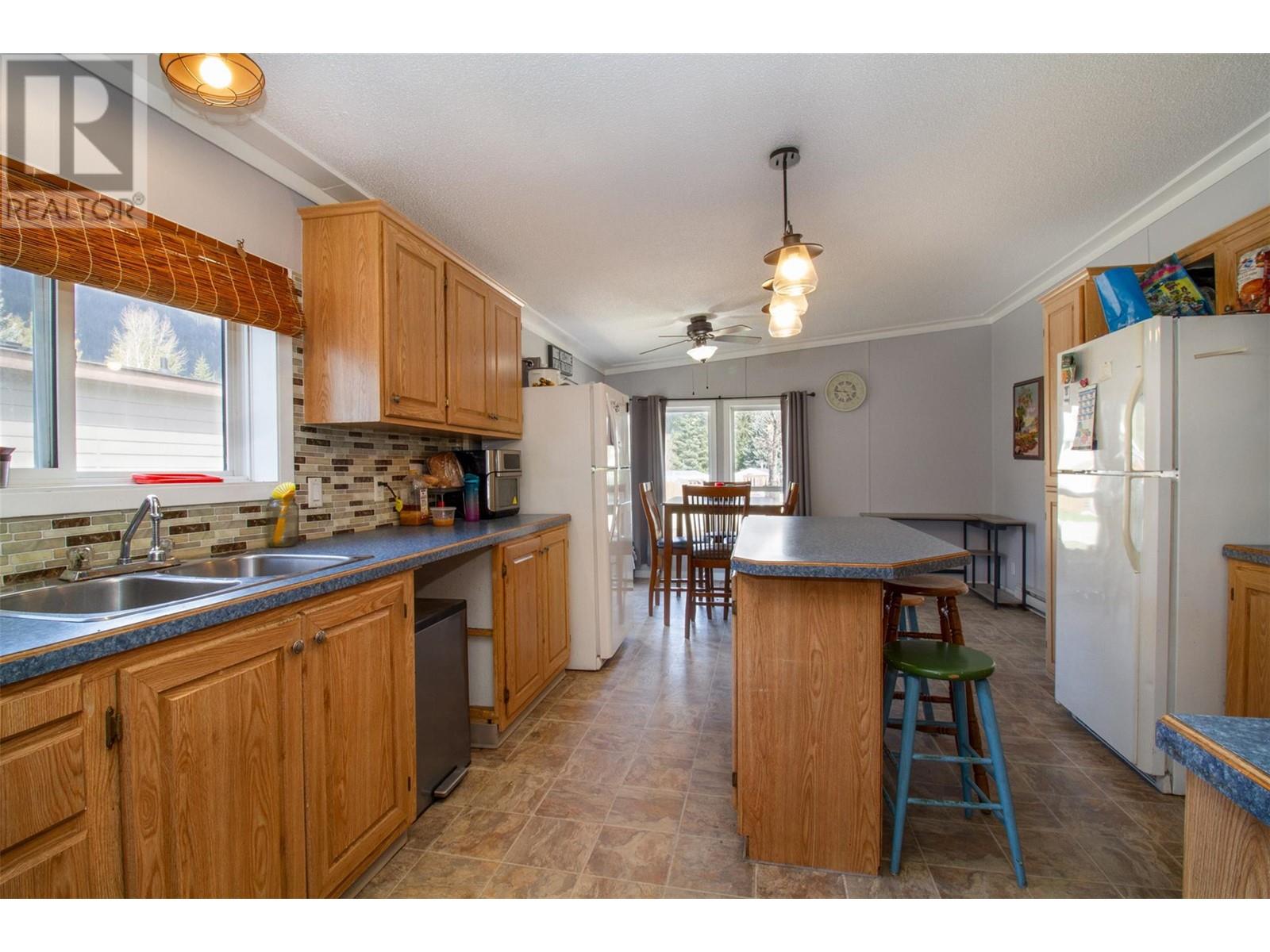 8 Johnson Way, Revelstoke
