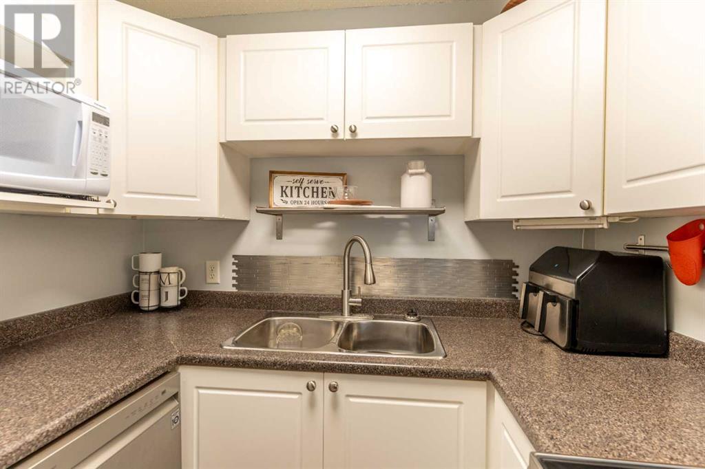 Single Family House for Sale in   Country Village Bay NE Country Hills Village Calgary 