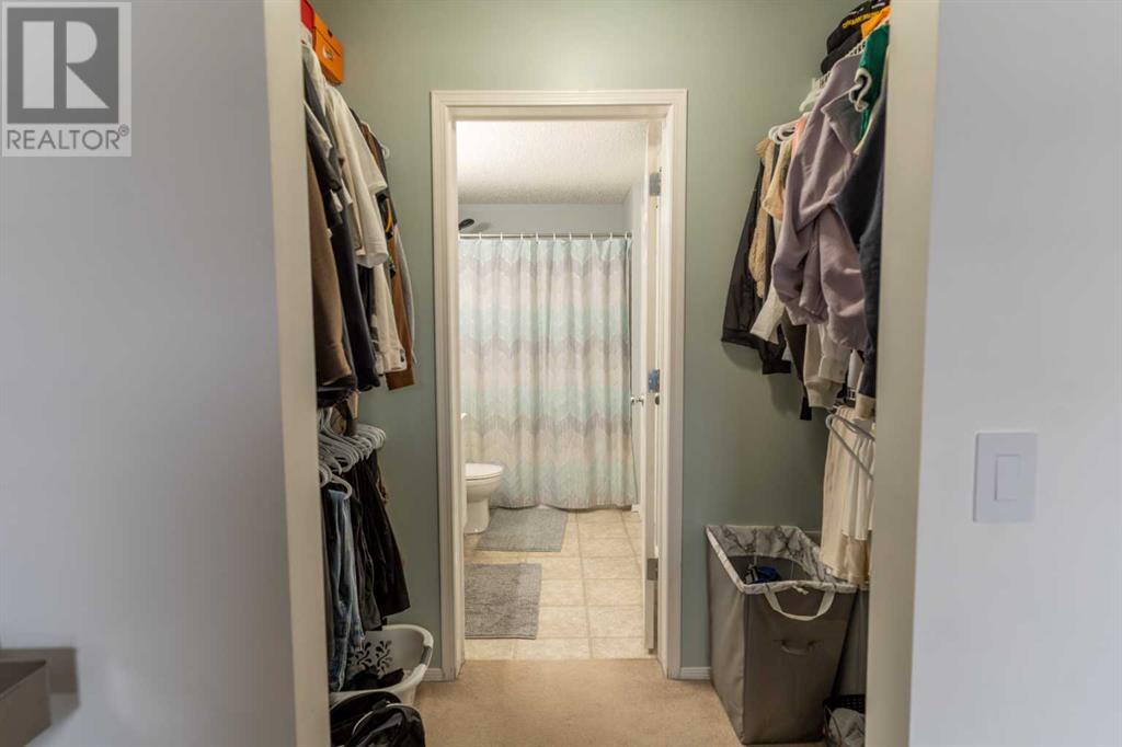 Single Family House for Sale in   Country Village Bay NE Country Hills Village Calgary 