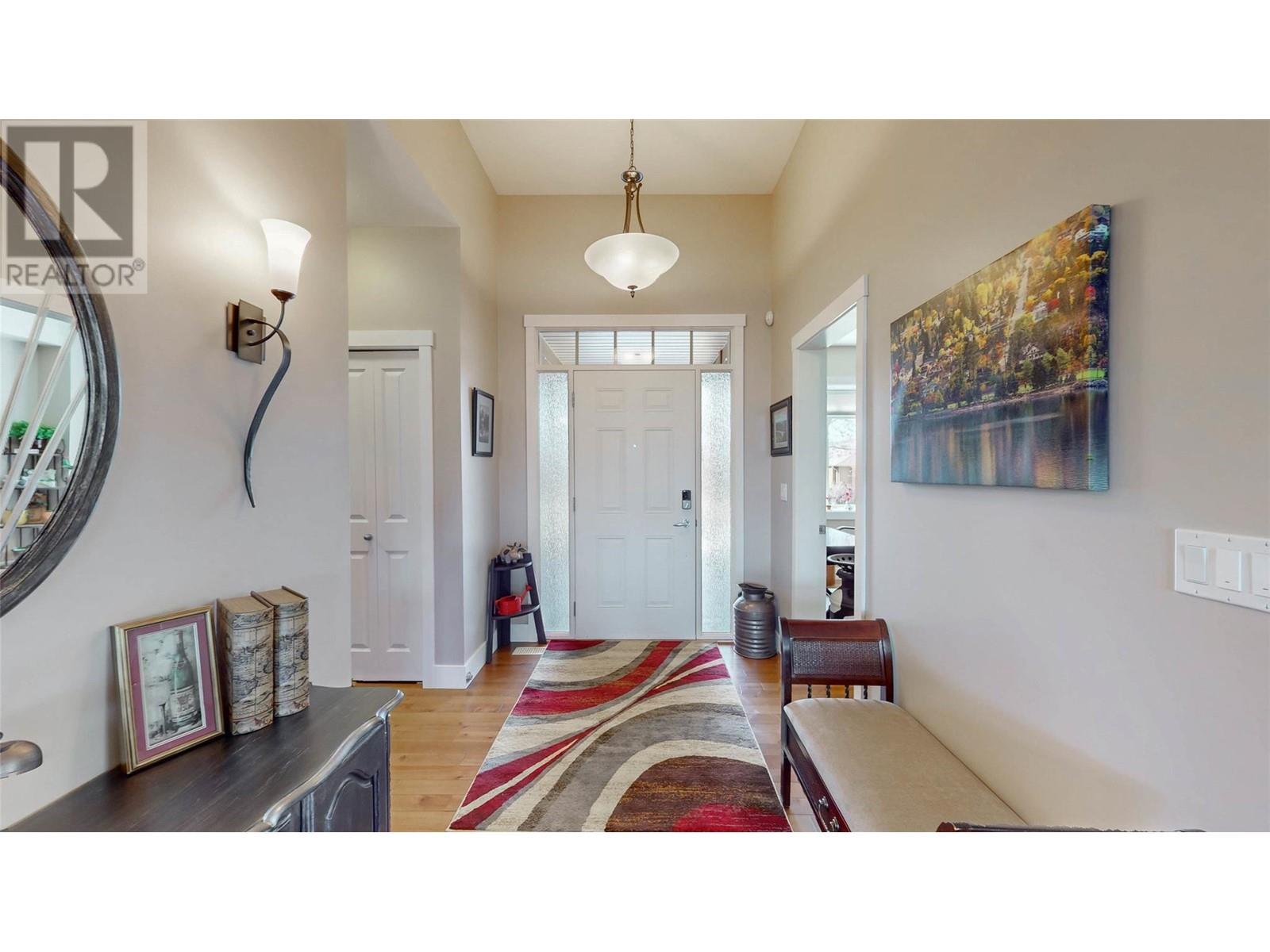 6833 MEADOWS Drive Unit# 7, Oliver