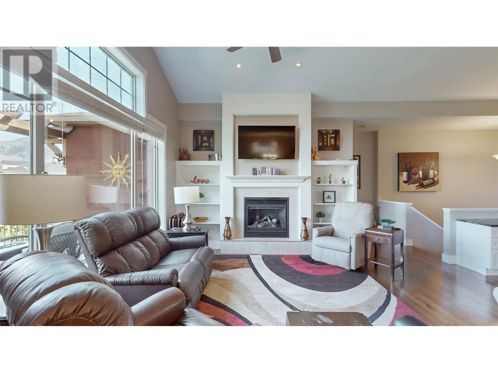 6833 MEADOWS Drive Unit# 7, Oliver