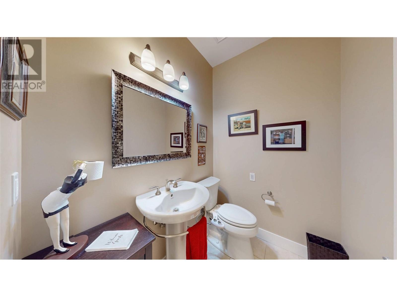 6833 MEADOWS Drive Unit# 7, Oliver