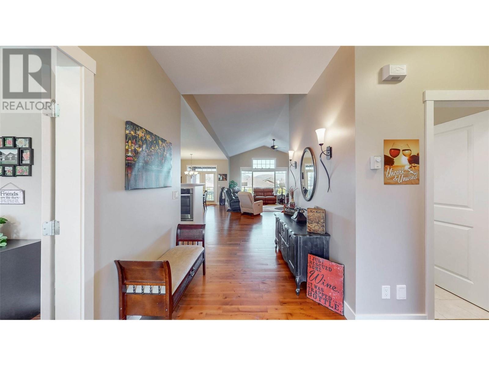 6833 MEADOWS Drive Unit# 7, Oliver