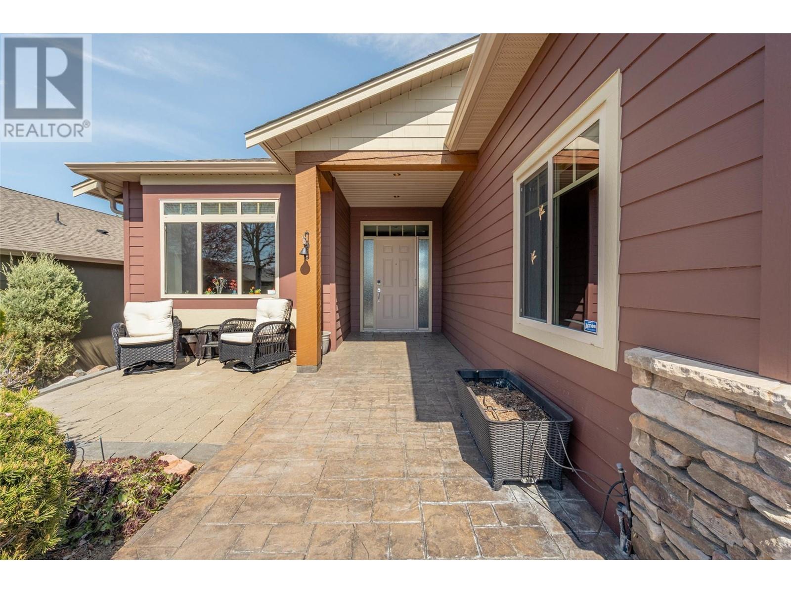 6833 MEADOWS Drive Unit# 7, Oliver