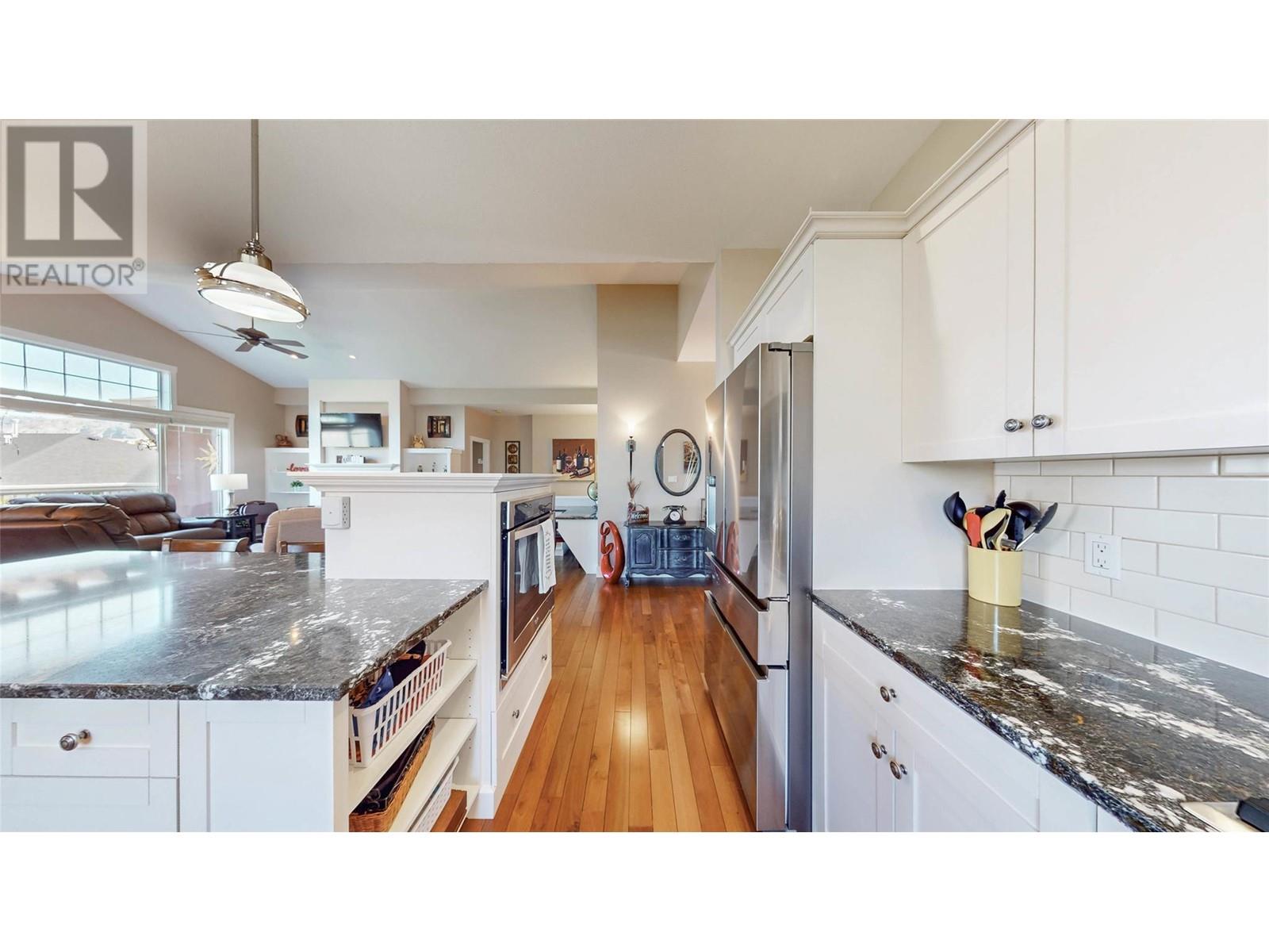 6833 MEADOWS Drive Unit# 7, Oliver