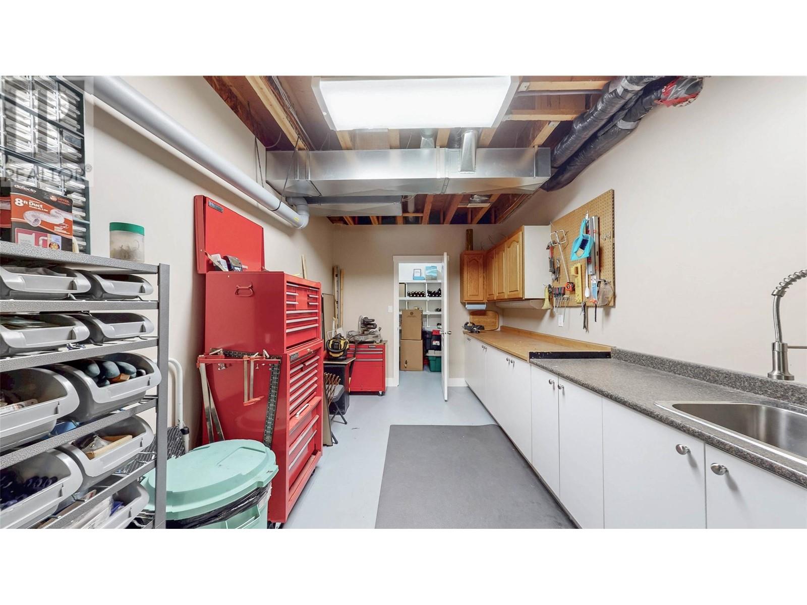 6833 MEADOWS Drive Unit# 7, Oliver