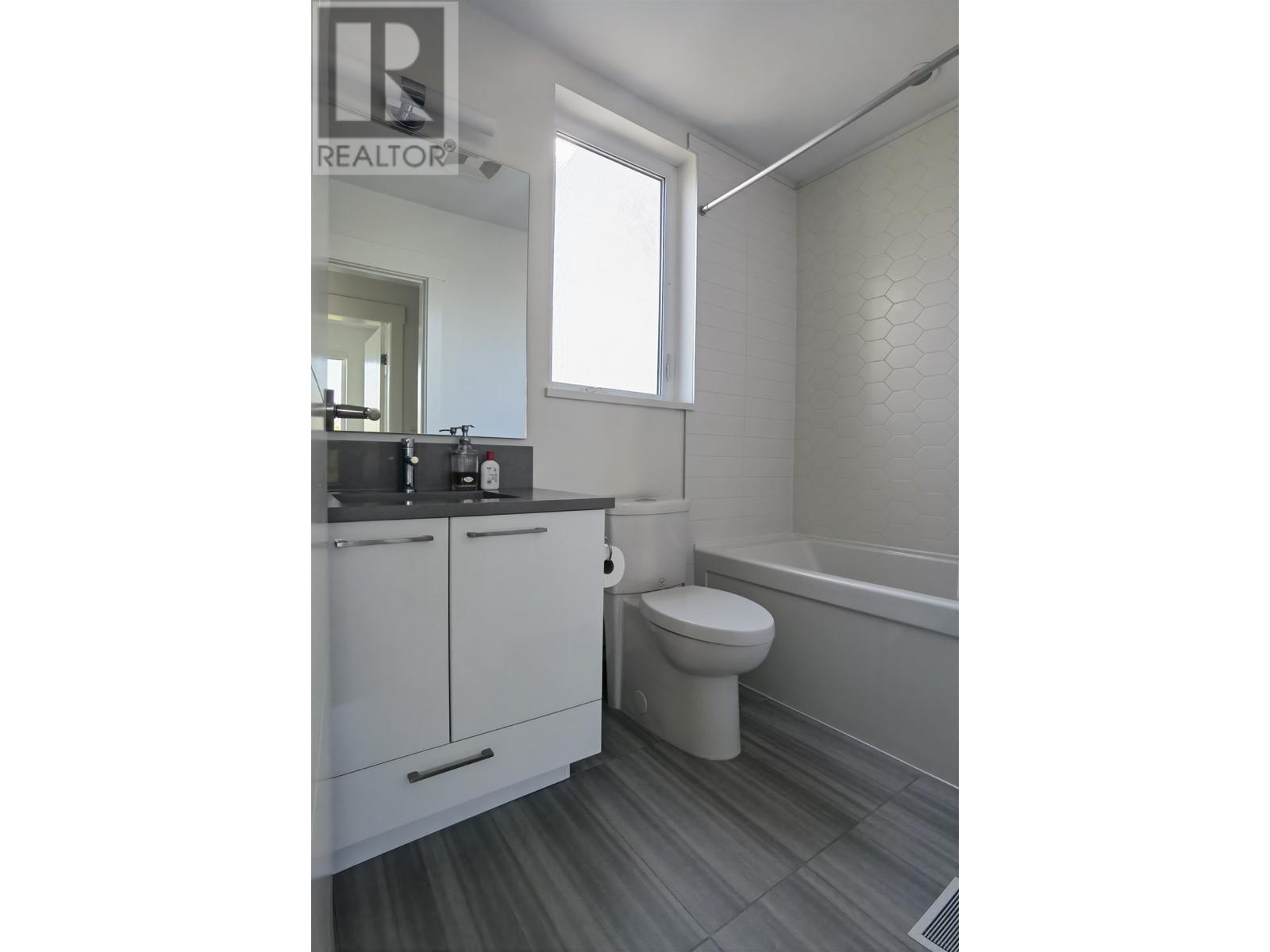 #15-10800 NO. 5 Road, Richmond