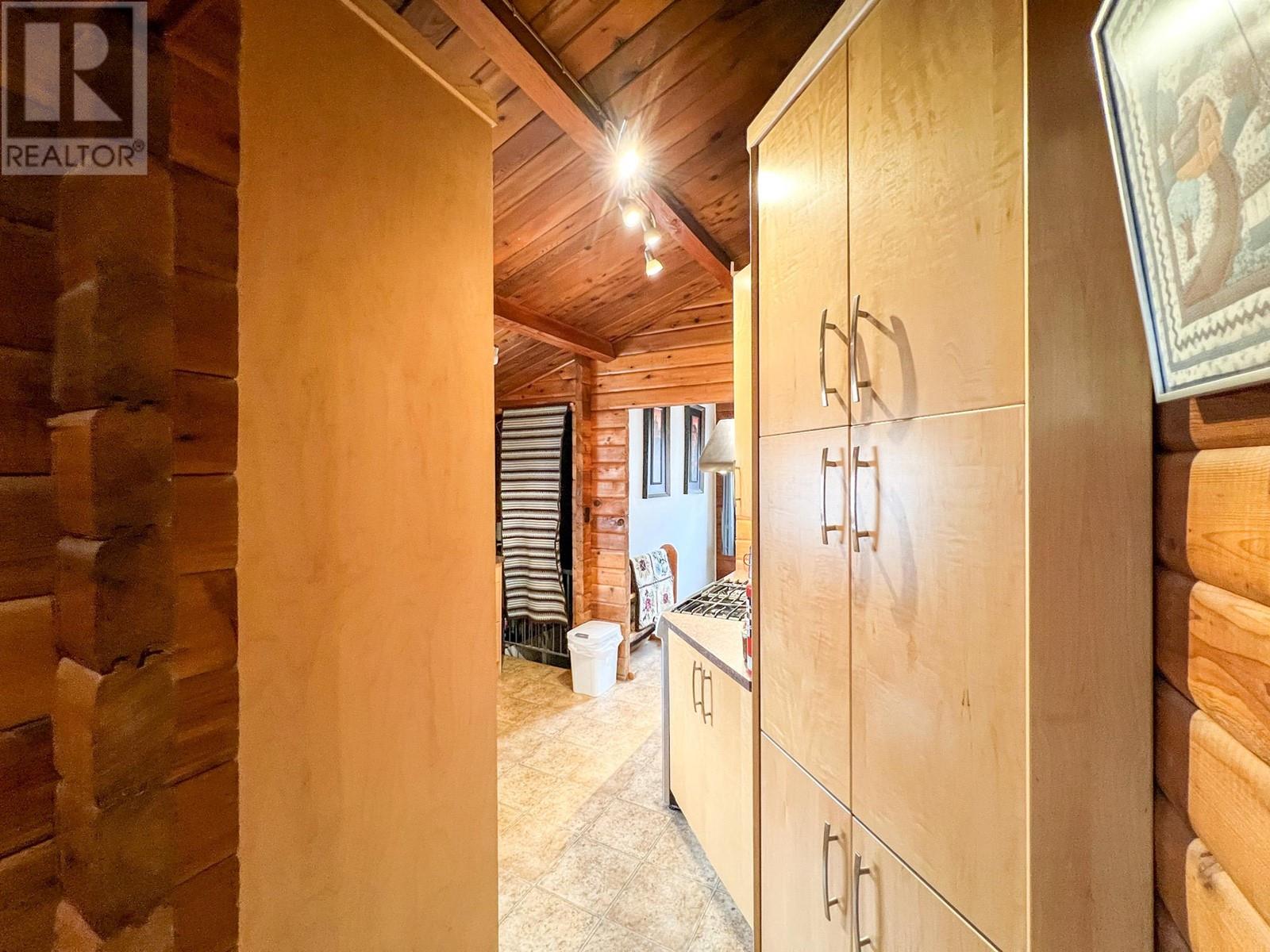 Photo 21 of 4848 Hammond Avenue, Edgewater BC