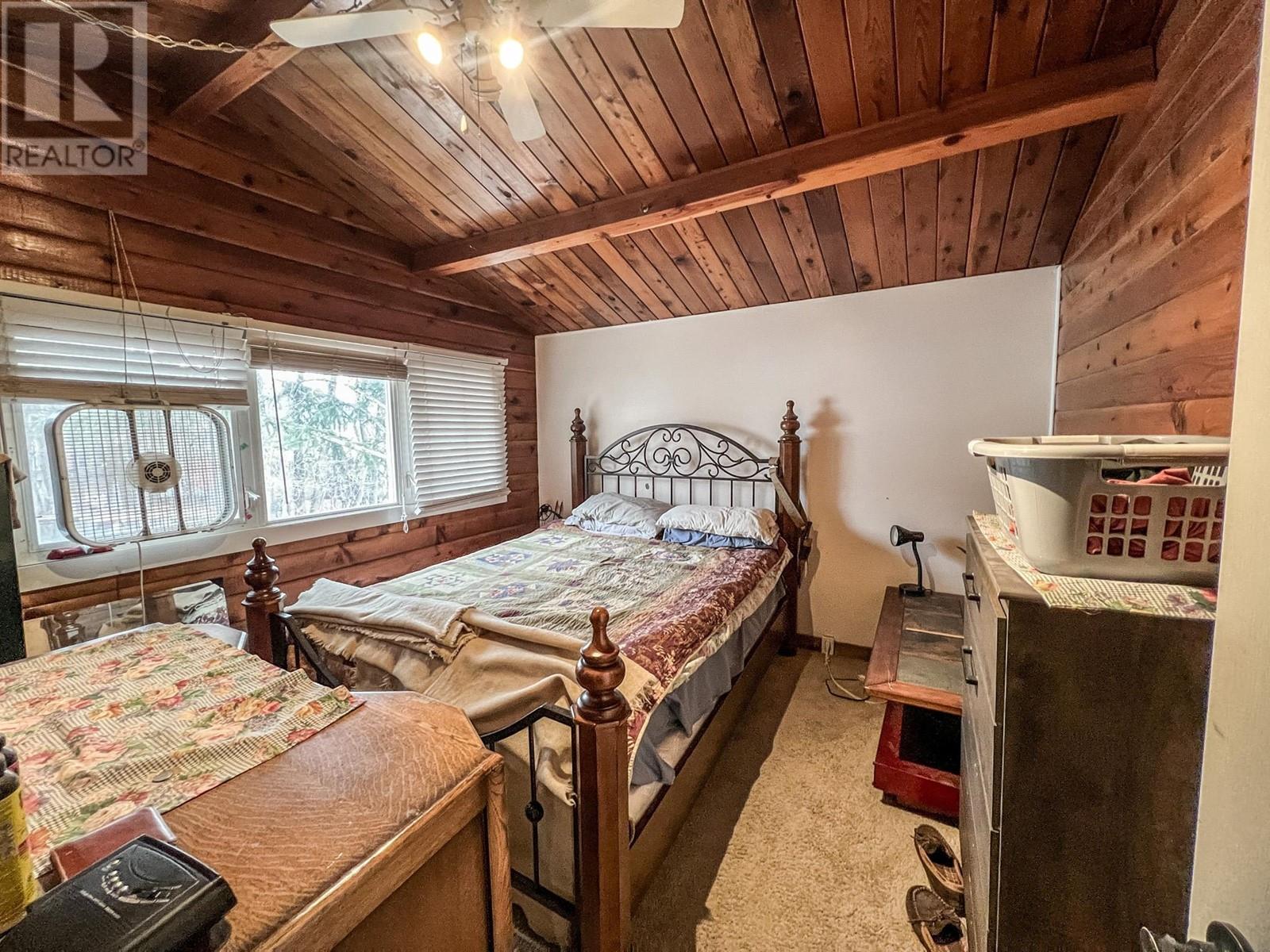Photo 19 of 4848 Hammond Avenue, Edgewater BC