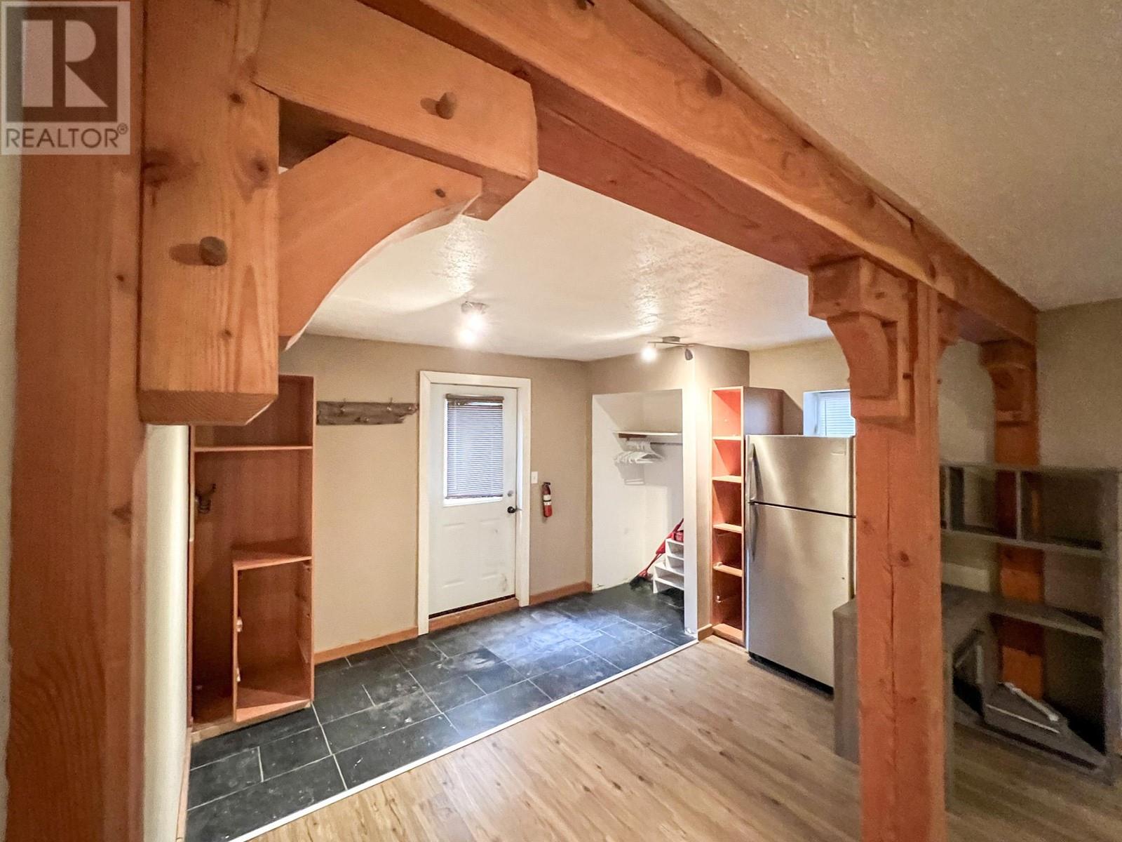 Photo 20 of 4848 Hammond Avenue, Edgewater BC