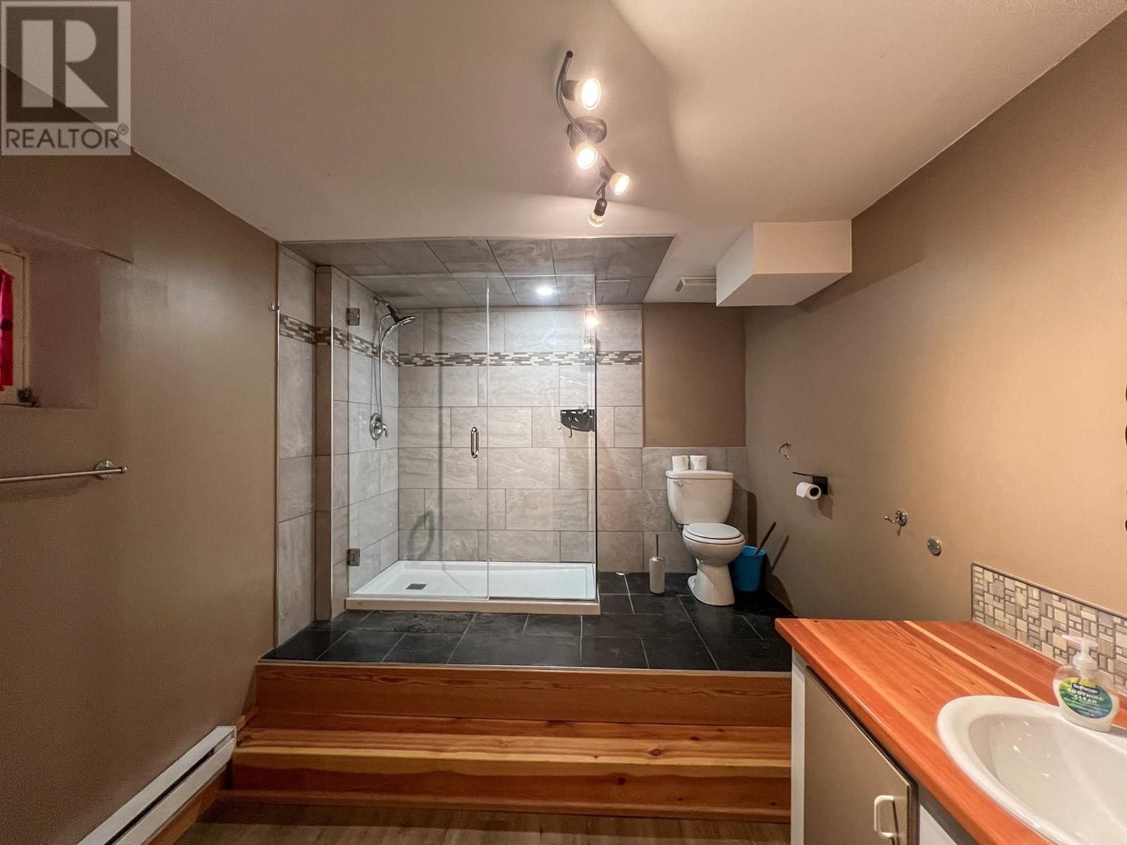 Photo 32 of 4848 Hammond Avenue, Edgewater BC