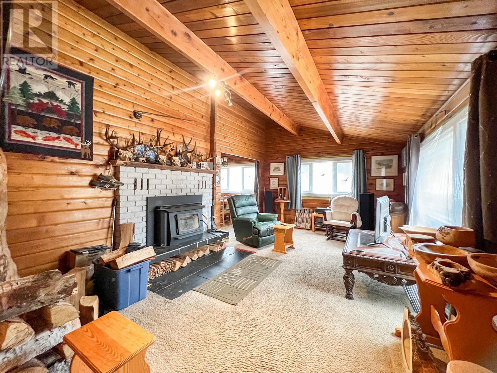Photo 23 of 4848 Hammond Avenue, Edgewater BC
