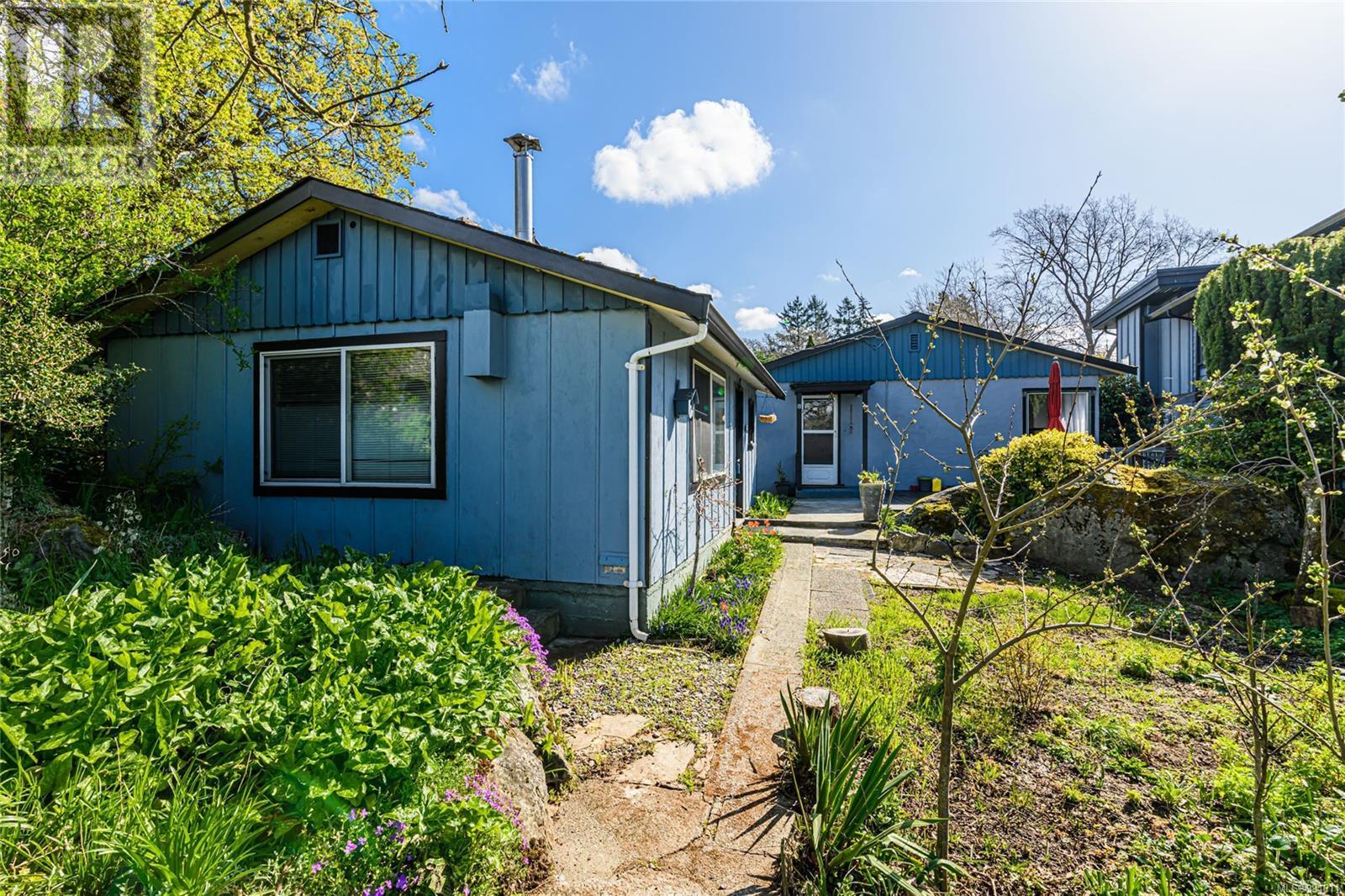 15 Eaton Ave, View Royal