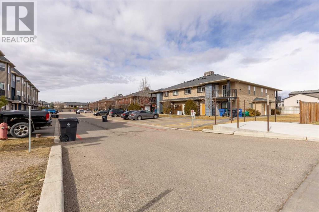 Single Family House for Sale in   Mt Sundance Manor W Sunridge Lethbridge 