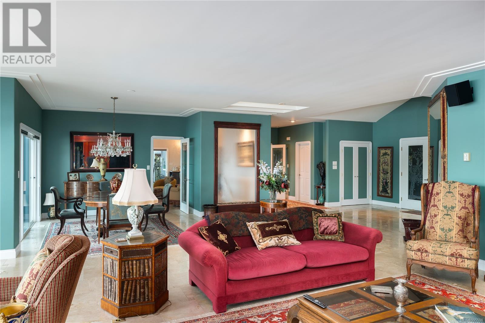  7318 Mark Lane, Central Saanich
