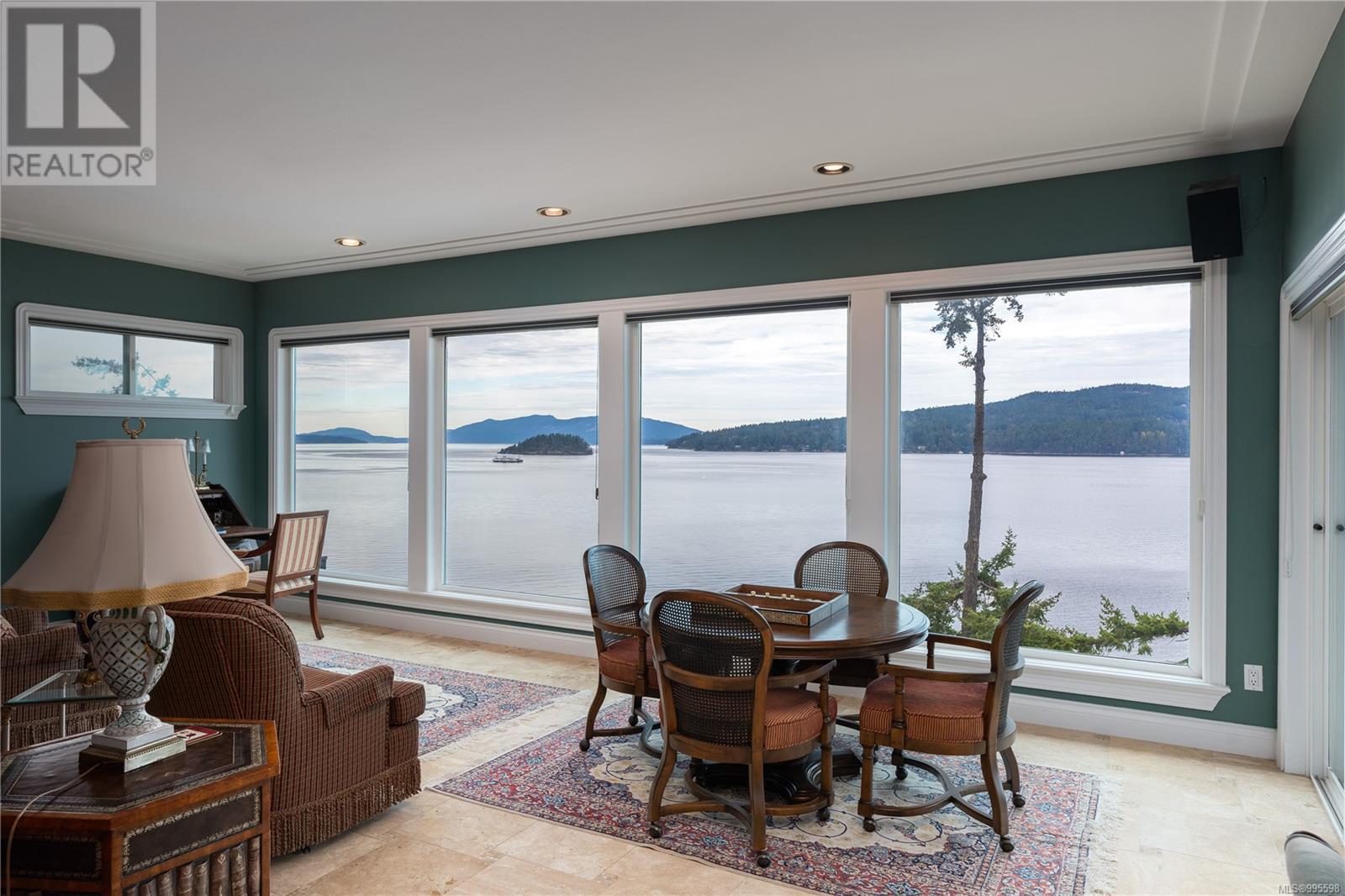  7318 Mark Lane, Central Saanich
