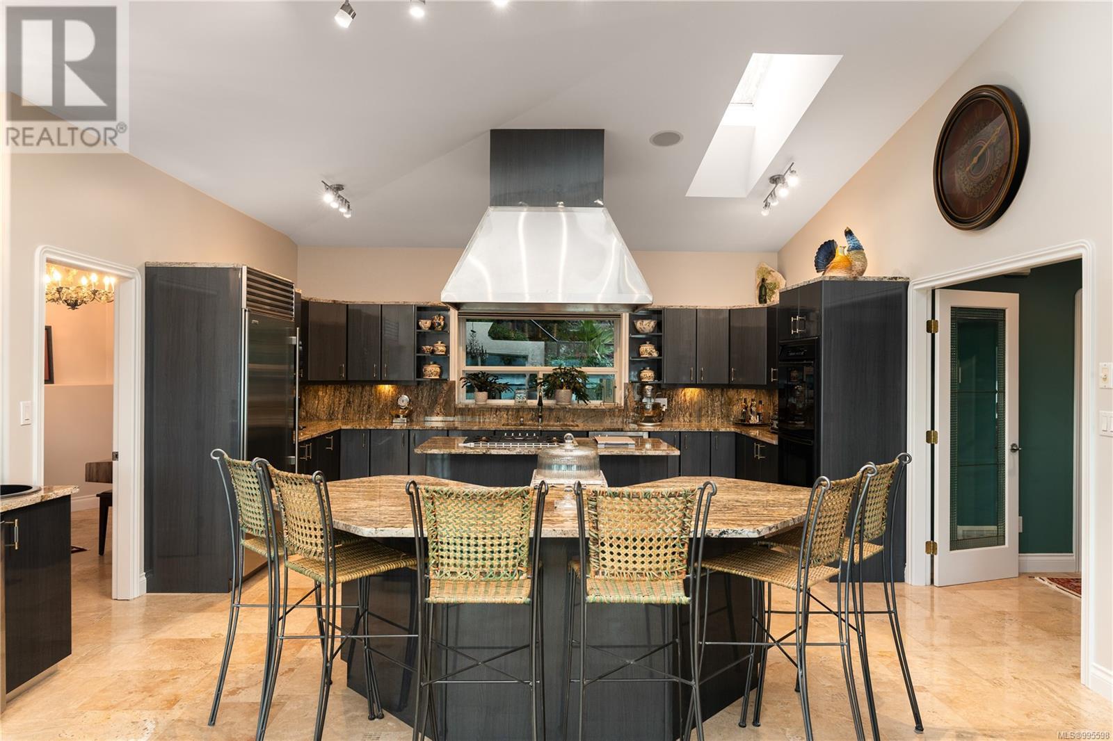  7318 Mark Lane, Central Saanich