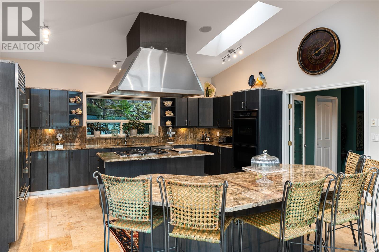  7318 Mark Lane, Central Saanich