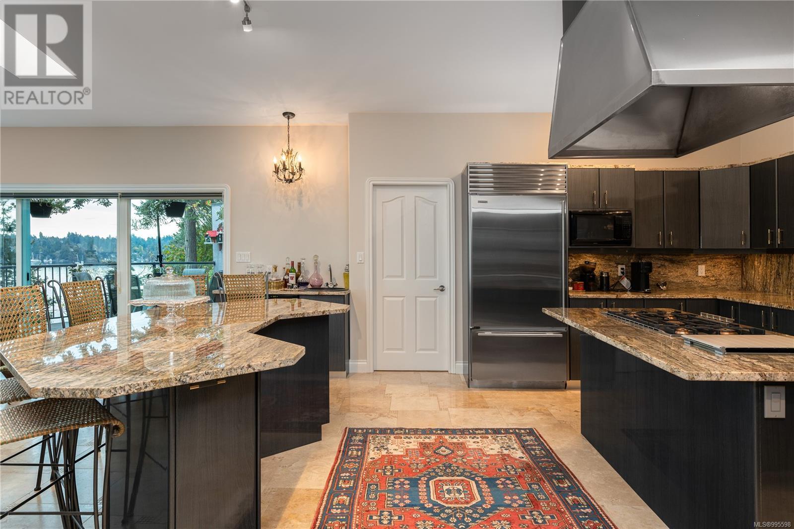  7318 Mark Lane, Central Saanich