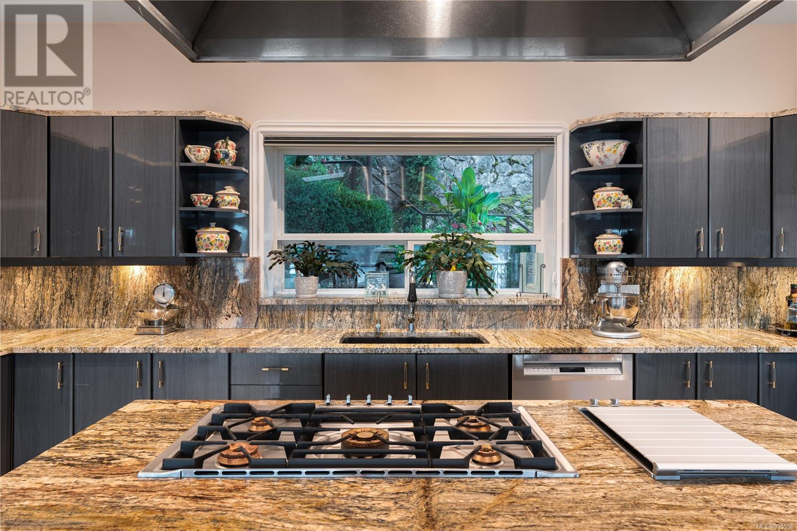  7318 Mark Lane, Central Saanich