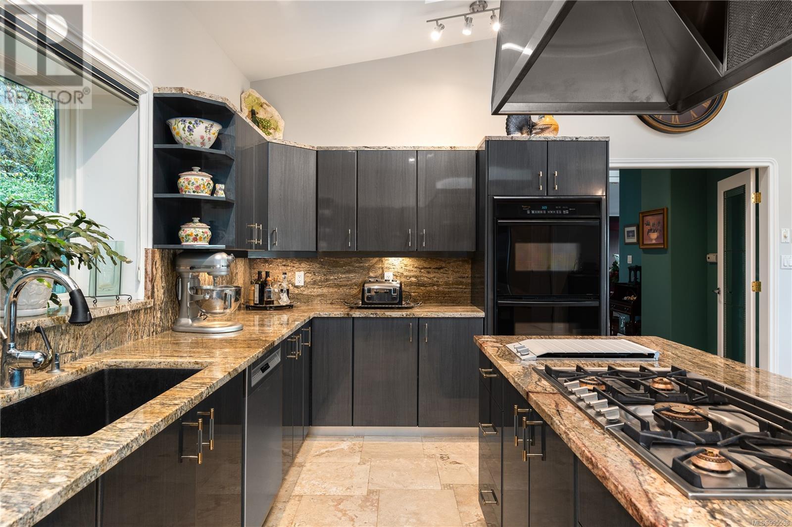  7318 Mark Lane, Central Saanich