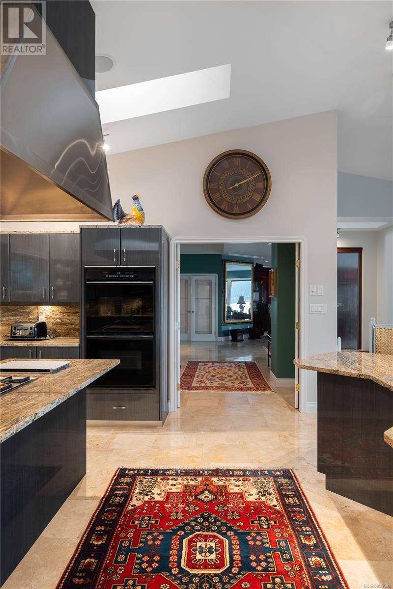  7318 Mark Lane, Central Saanich