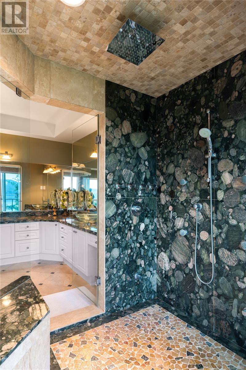  7318 Mark Lane, Central Saanich