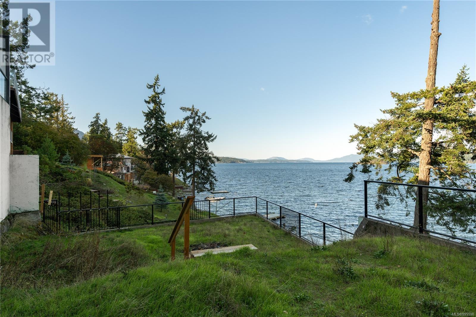  7318 Mark Lane, Central Saanich