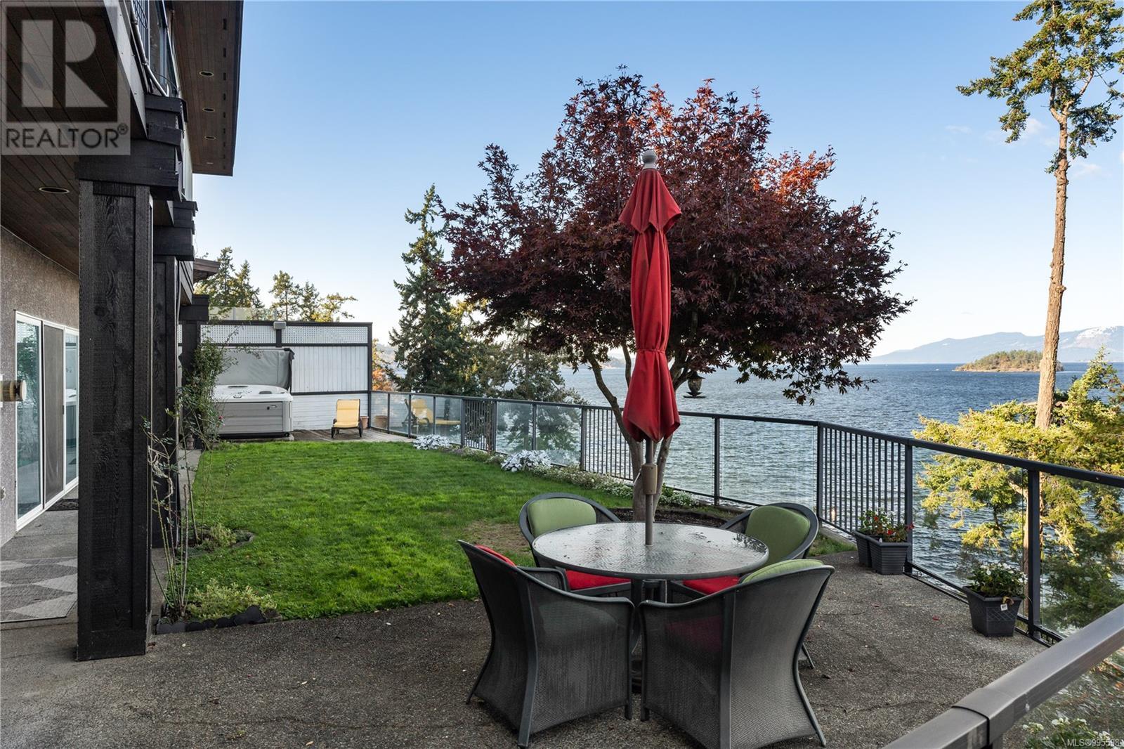 7318 Mark Lane, Central Saanich