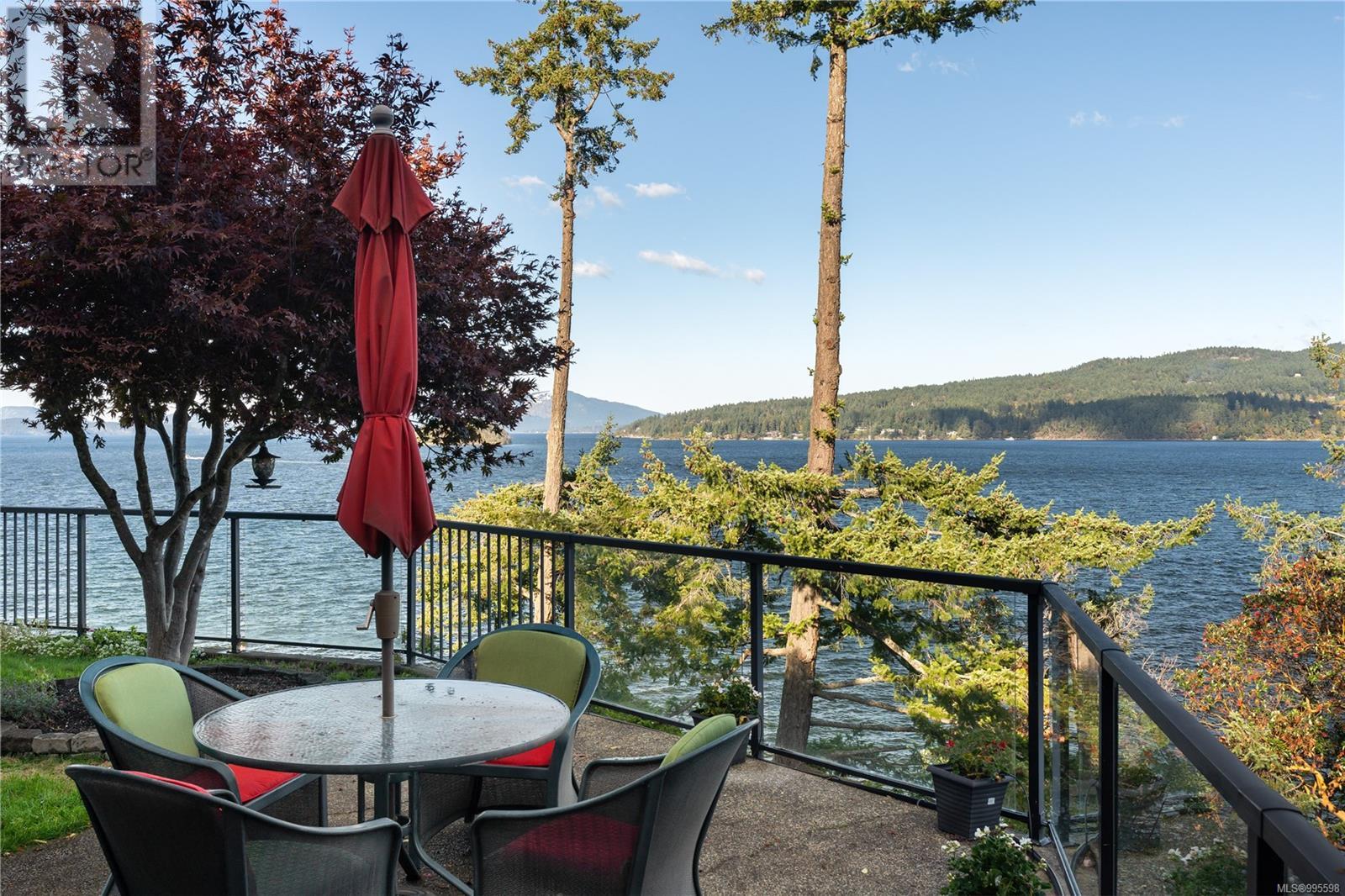  7318 Mark Lane, Central Saanich