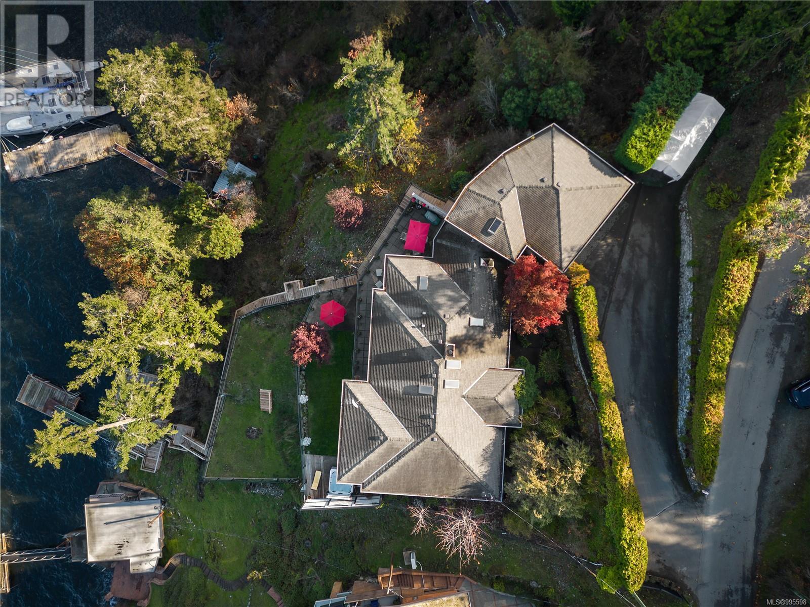  7318 Mark Lane, Central Saanich