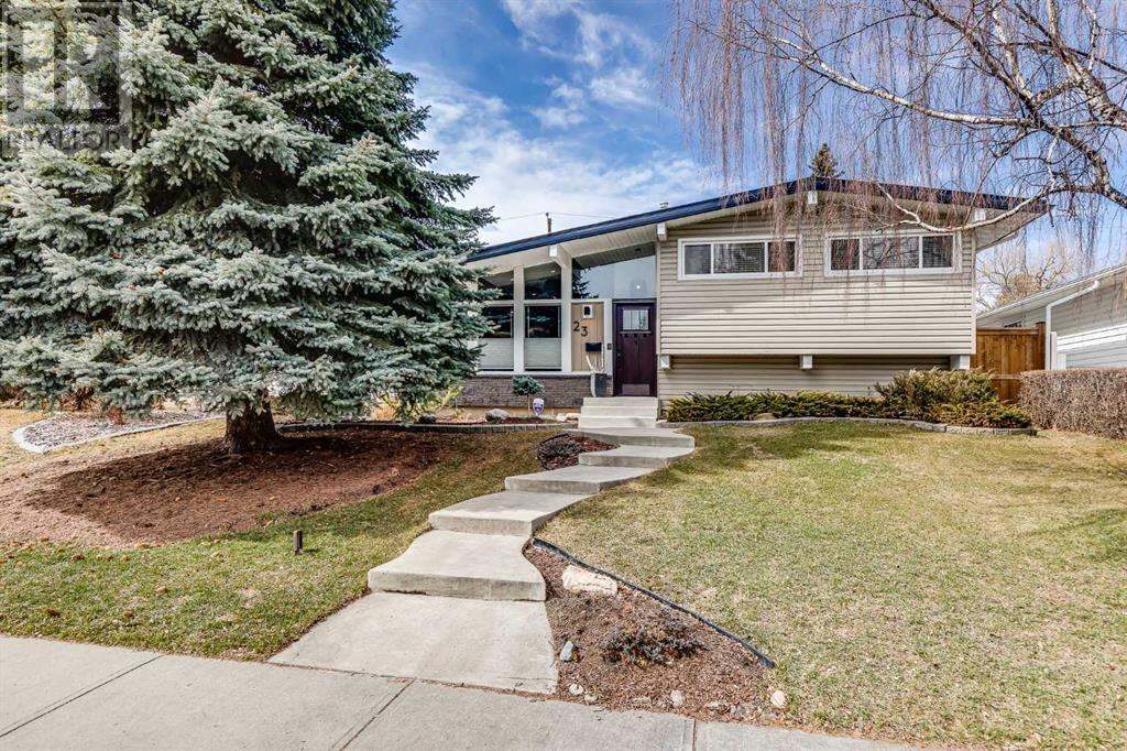Single Family House 4 Level for Sale in  Braden Crescent NW Brentwood Calgary 